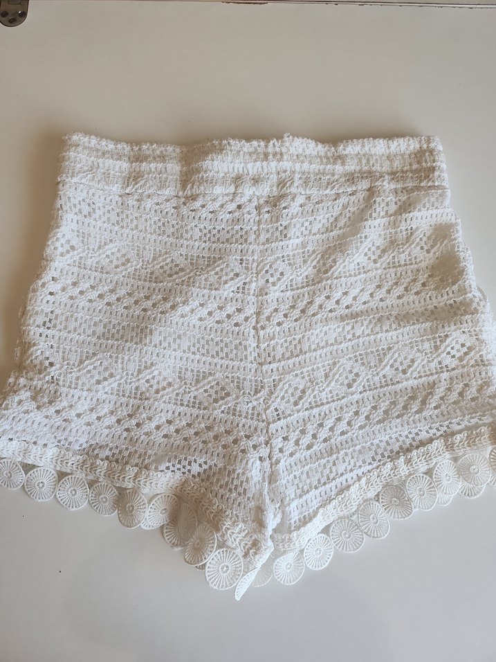 Beyaz Dantelli Bohem Mini Şort - Görsel 3