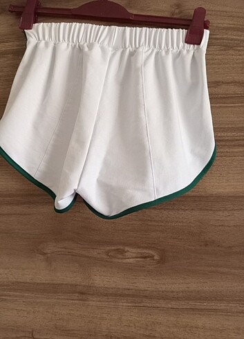 m Beden Armani şort