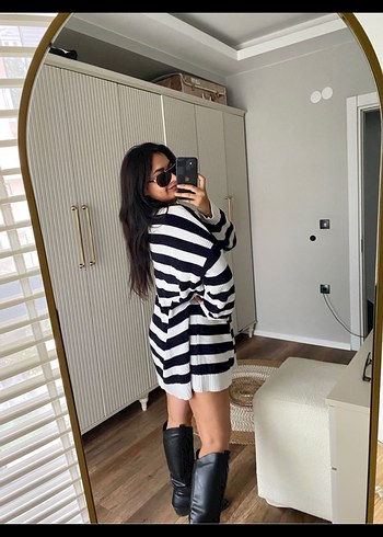 Gri Siyah Çizgili Yüksek Yakalı Örgü Triko - Görsel 3