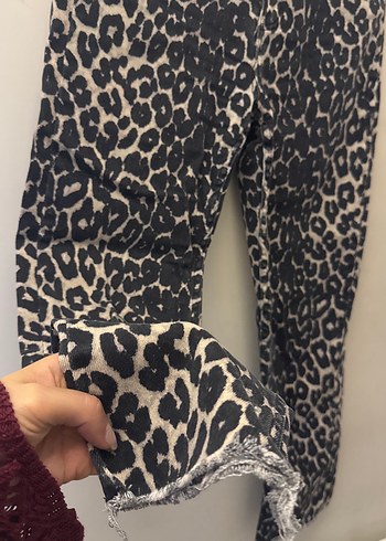 Leopar Desenli Kadın Midi Kumaş Pantolon - Görsel 4