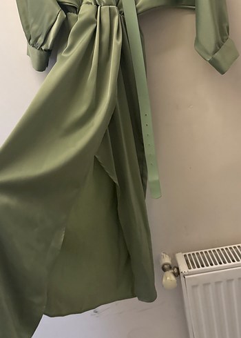 Kadın Kemerli Uzun Saten Elbise - Görsel 3