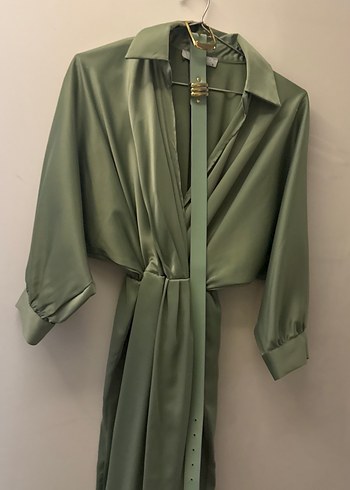 Kadın Kemerli Uzun Saten Elbise - Görsel 2