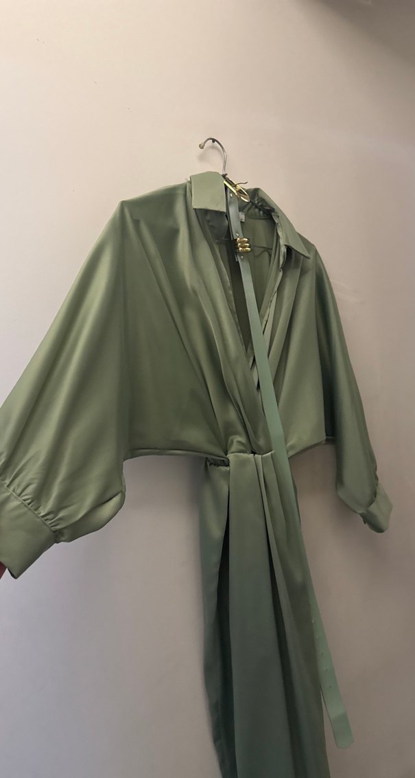 Kadın Kemerli Uzun Saten Elbise - Görsel 4