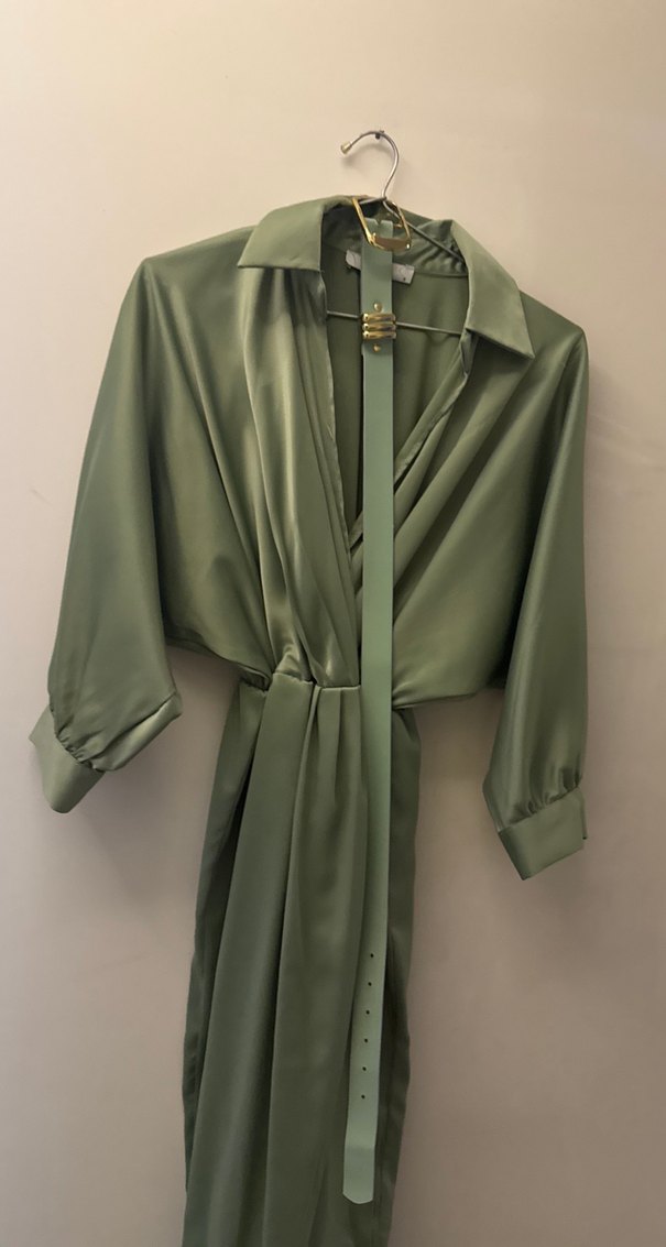 Kadın Kemerli Uzun Saten Elbise - Görsel 2