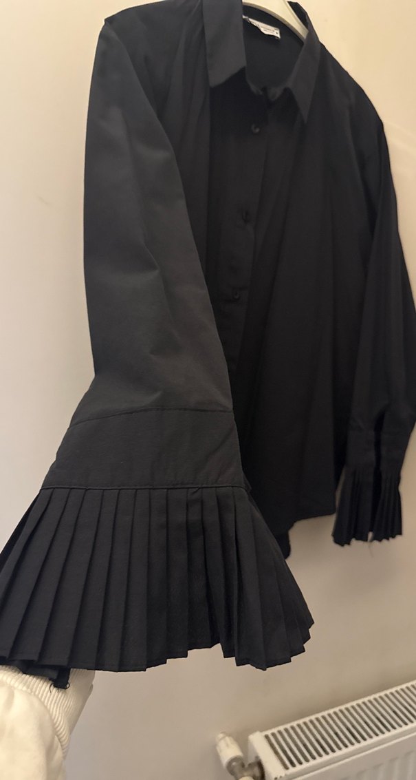 Piliseli Siyah Kadın Keten Gömlek - Görsel 3