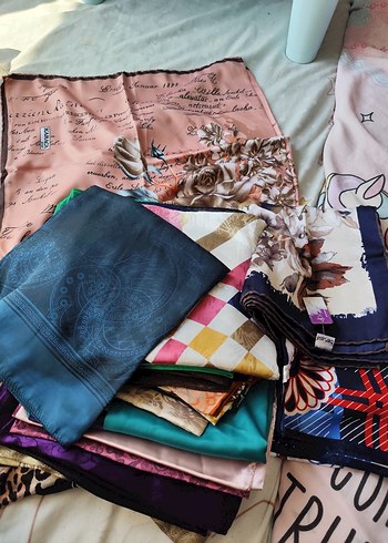 Saten eşarplar 26 tane - Görsel 5