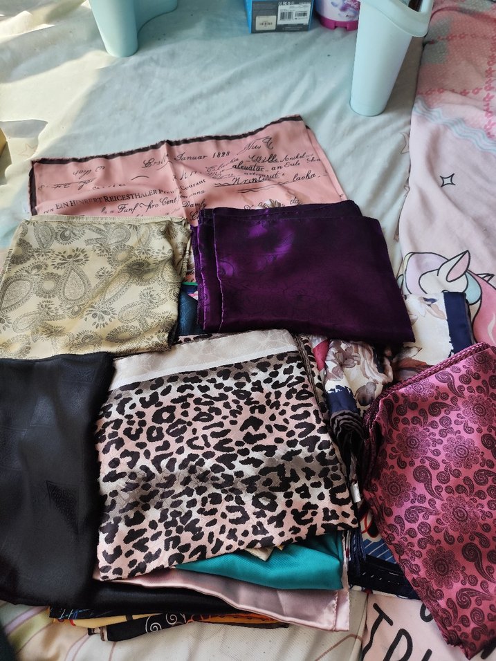 Saten eşarplar 26 tane - Görsel 4