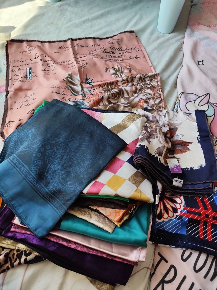 Saten eşarplar 26 tane - Görsel 5