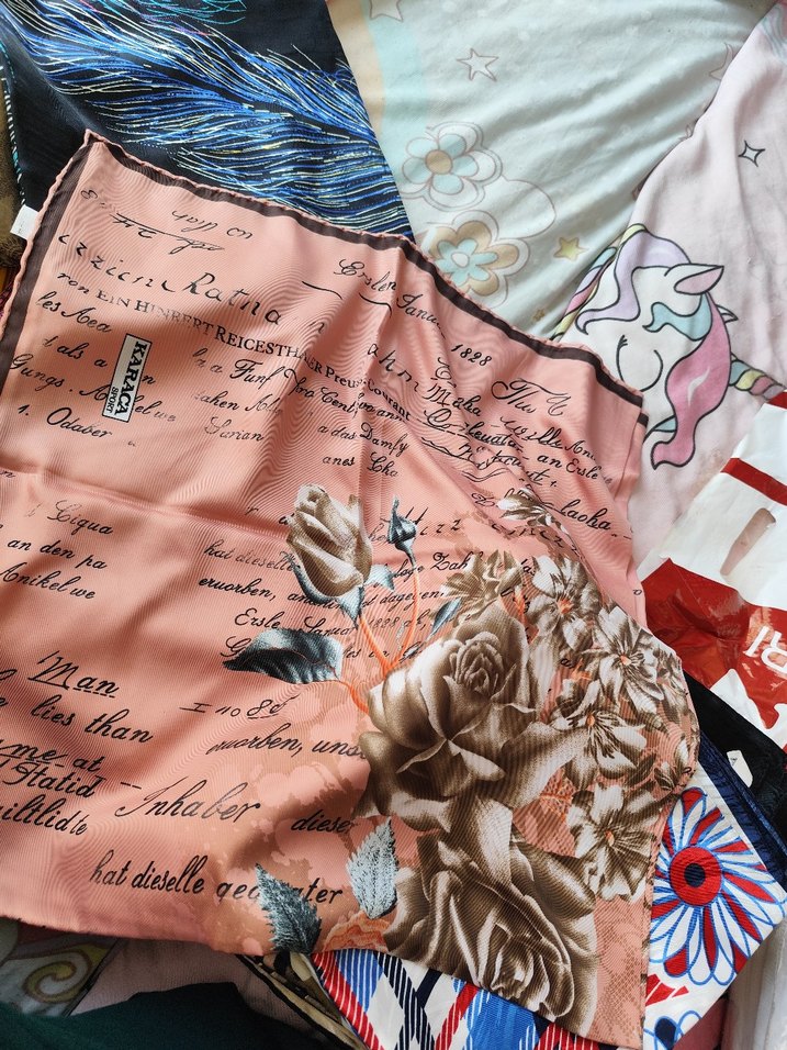 Saten eşarplar 26 tane - Görsel 2