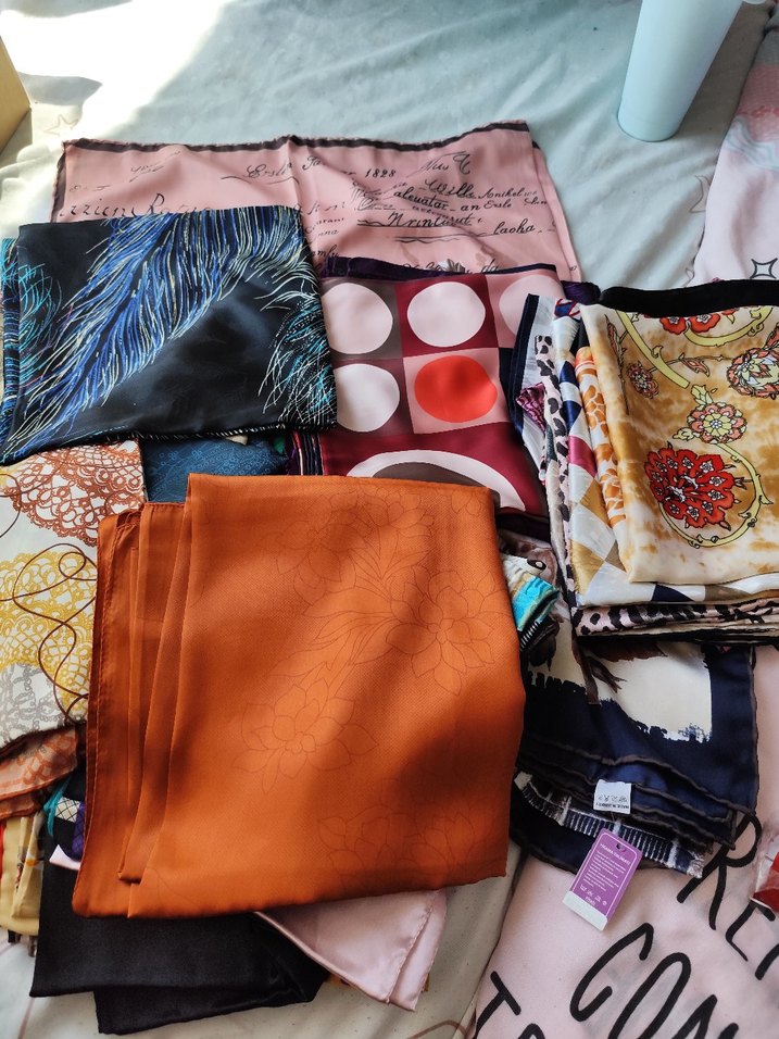 Saten eşarplar 26 tane - Görsel 3