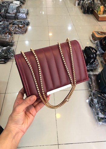  Beden Bordo Zincir Detaylı Deri Kadın Çanta