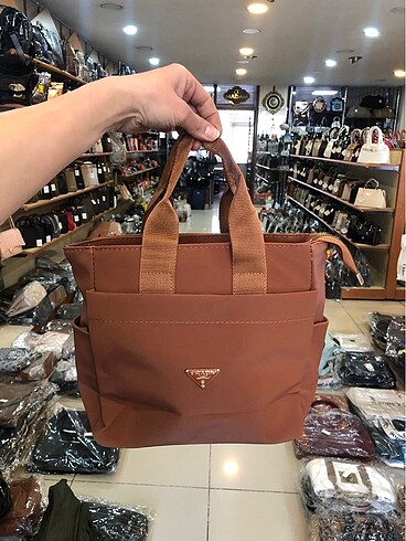 Prada Su Geçirmez Omuz Çanta