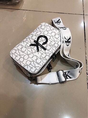Beden Calvin Klein Çapraz Çanta