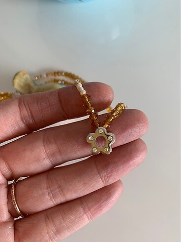 Beden Kristal tasli cicek motif kolye