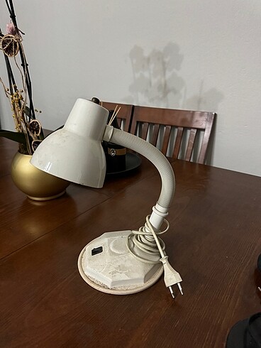 Ikea Ayarlanabilir masa lambası