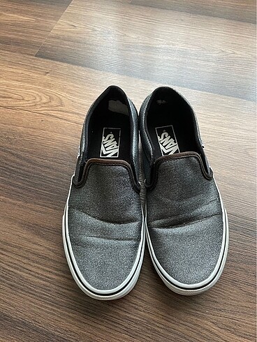 Vans slip on