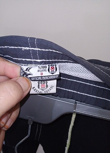 10 Yaş Beden Çok kaliteli bir ürün Beşiktaş şortu sadece yarın beyaz olan kıs