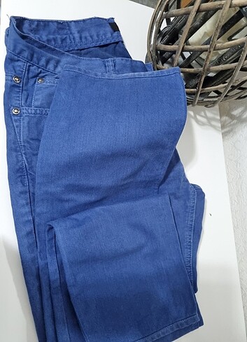 44 Beden mavi Renk Jean pull and bear 44 beden 