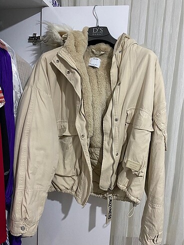 Bershka mont