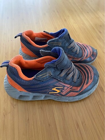 Skechers çocuk ayakkabısı 26 numara