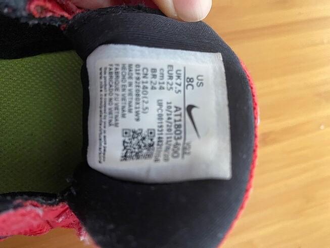 25 Beden kırmızı Renk Nike spor ayakkabı
