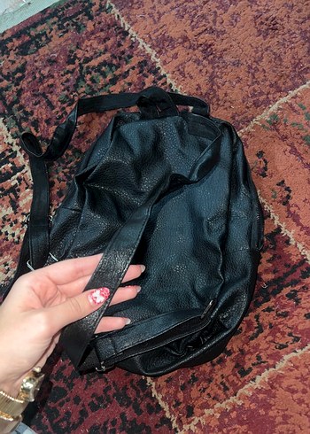 Kilitli Siyah Deri Kadın Sırt Çantası - Görsel 2