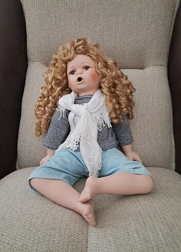 Beden mavi Renk Muhteşem bir porselen bebek