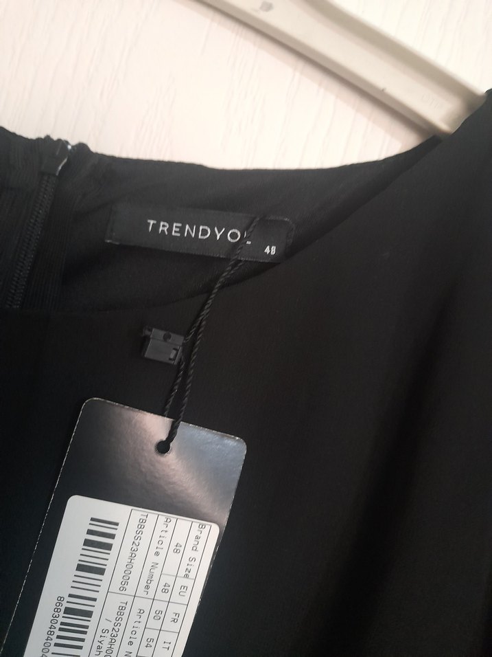 Siyah Midi Fırfırlı Gotik Kadın Elbise - Görsel 3