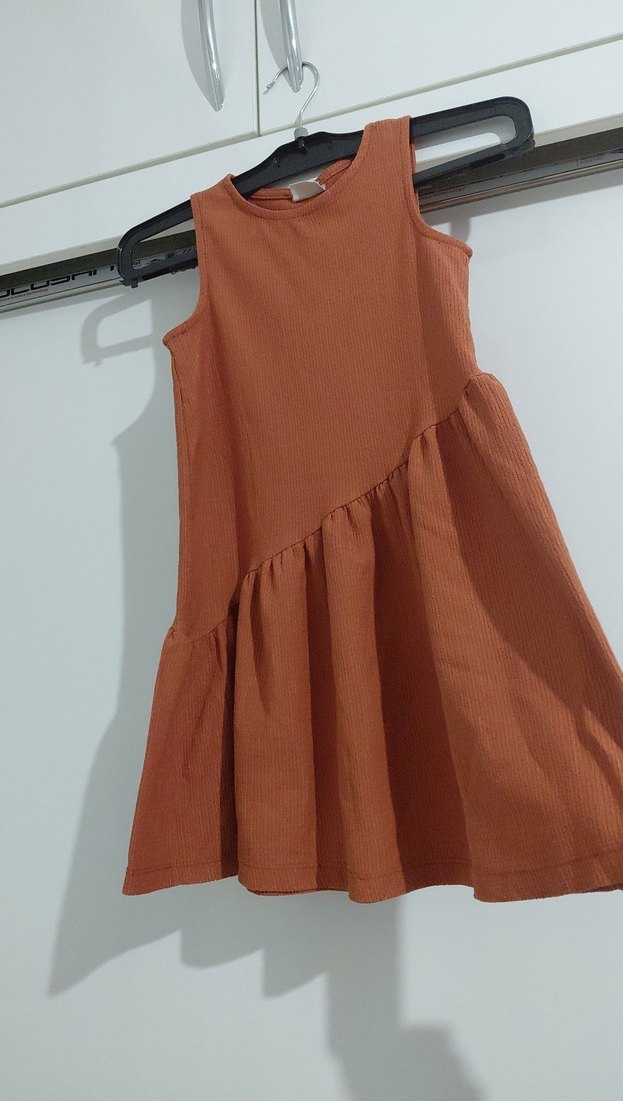 Kız Çocuk Keten Kolsuz Kahverengi Elbise - Görsel 4