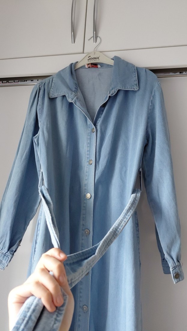 Düğmeli Mavi Uzun Denim Elbise - Görsel 4