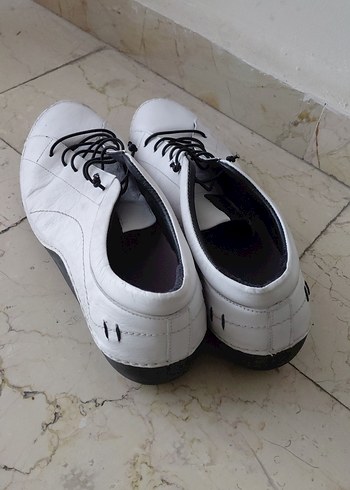 Minimalist Erkek Beyaz Ayakkabı Bağcığı - Görsel 4