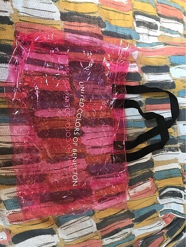 Benetton plastik kol çantası