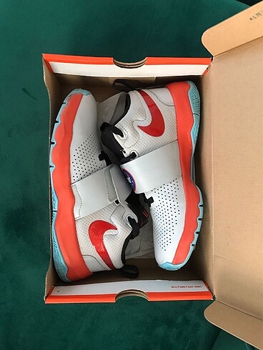 37,5 Beden Nike ayakkabı