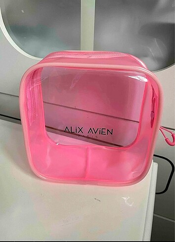 Alix Avien Makyaj çantası