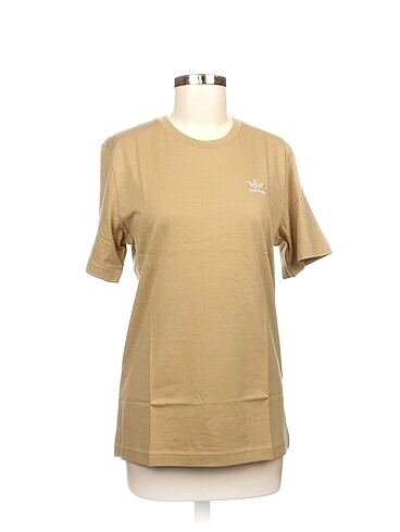 Adidas T-shirt %70 İndirimli.