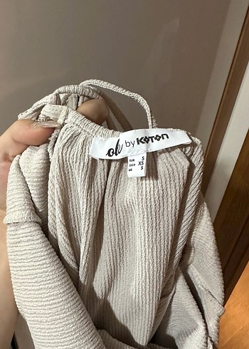 Bej yırtmaçlı sırt dekolteli Kadın Elbise - Görsel 3