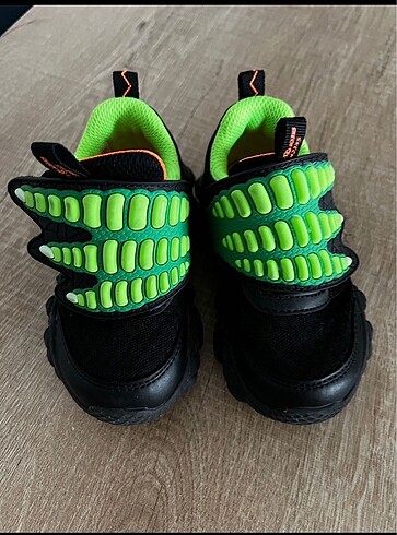 23 Beden Skechers
