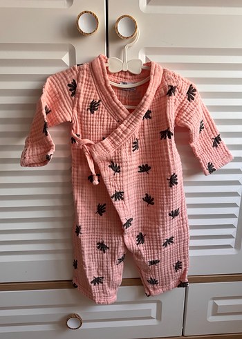 Pamuk müslim Düğmeli Pembe Batik Desenli Bebek Kız Tulumu