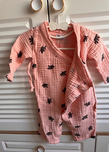 1 Yaş Beden Pamuk müslim Düğmeli Pembe Batik Desenli Bebek Kız Tulumu