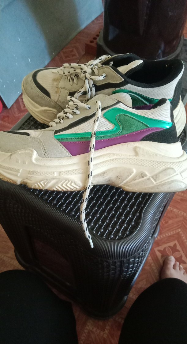 beyaz gri renk detaylı kadın spor ayakkabısı - Görsel 4