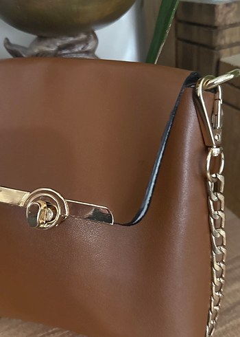 Zincir Detaylı Kahverengi Deri Kadın Çanta - Görsel 3