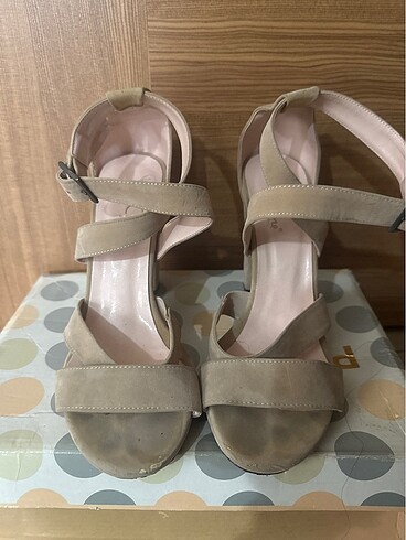 Yazlık topuklu ayakkabı - Görsel 5