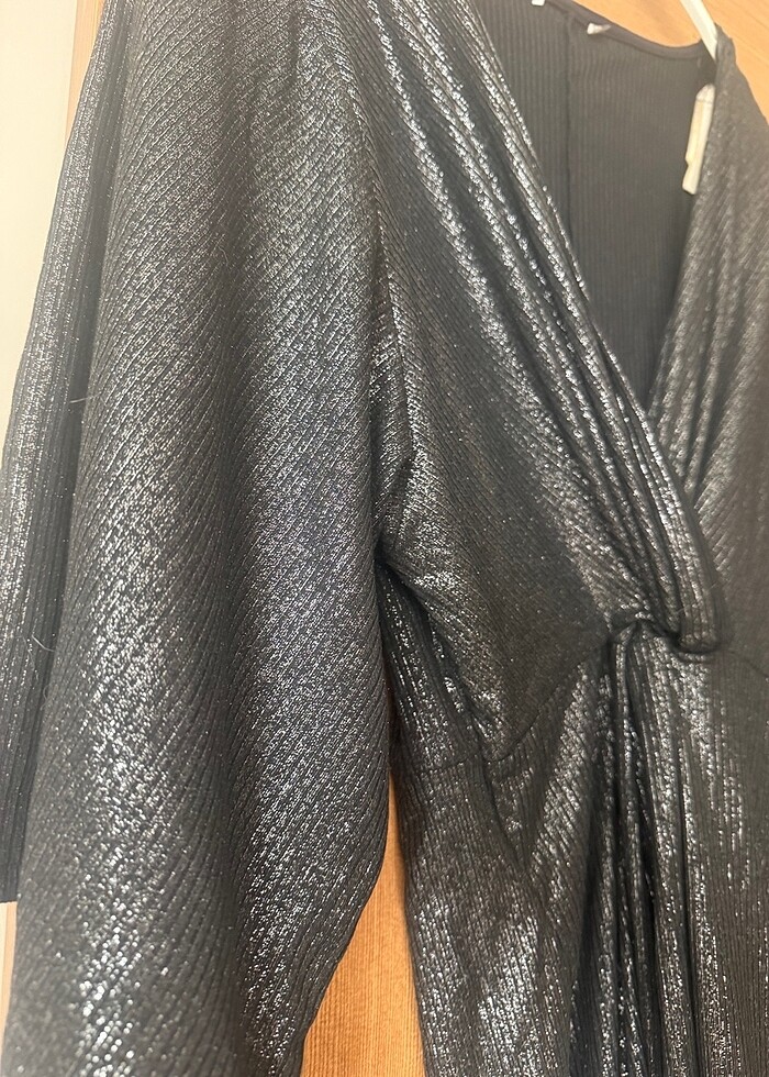 Vatkalı parlak elbise - Görsel 5