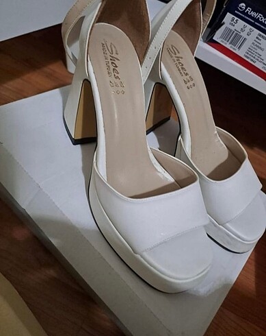 Gelinlik altı topuklu ayakkabı