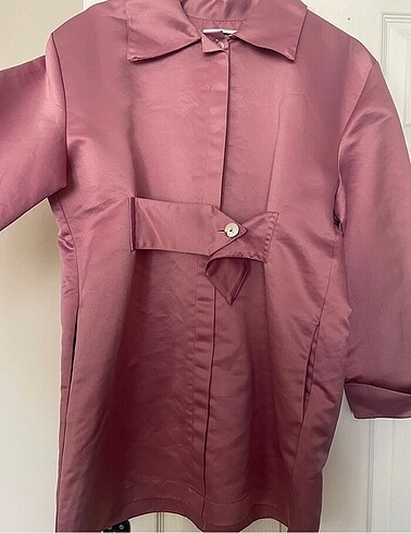 Pembe gömlek