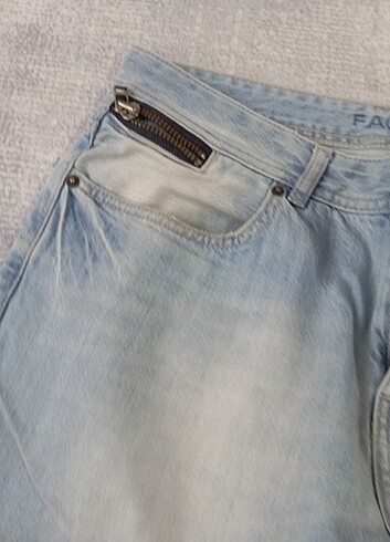 Doğru düzgün giyilmedi bile  - Görsel 2