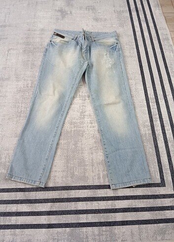 Doğru düzgün giyilmedi bile  - Görsel 3