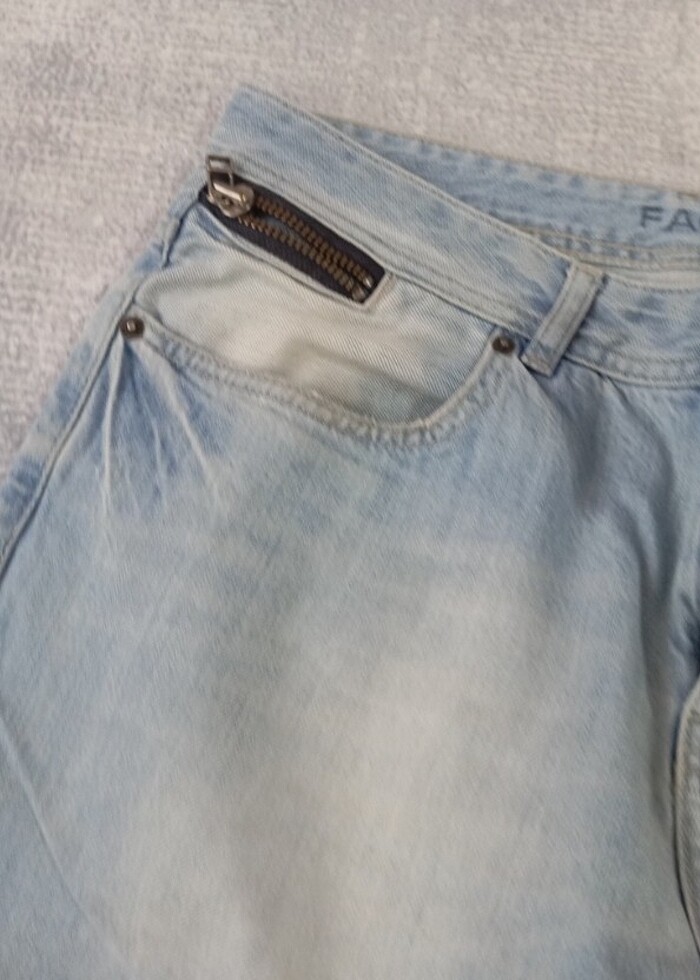 Doğru düzgün giyilmedi bile  - Görsel 2