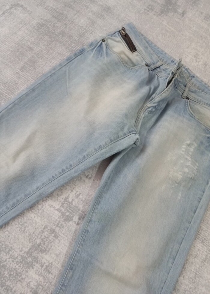 Doğru düzgün giyilmedi bile  - Görsel 4