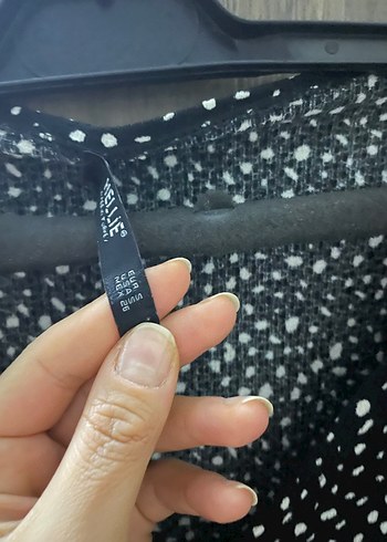 V Yaka Siyah Puantiyeli Midi tulum - Görsel 2